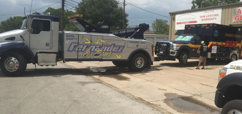 Fernandez & Sons Wrecker Service